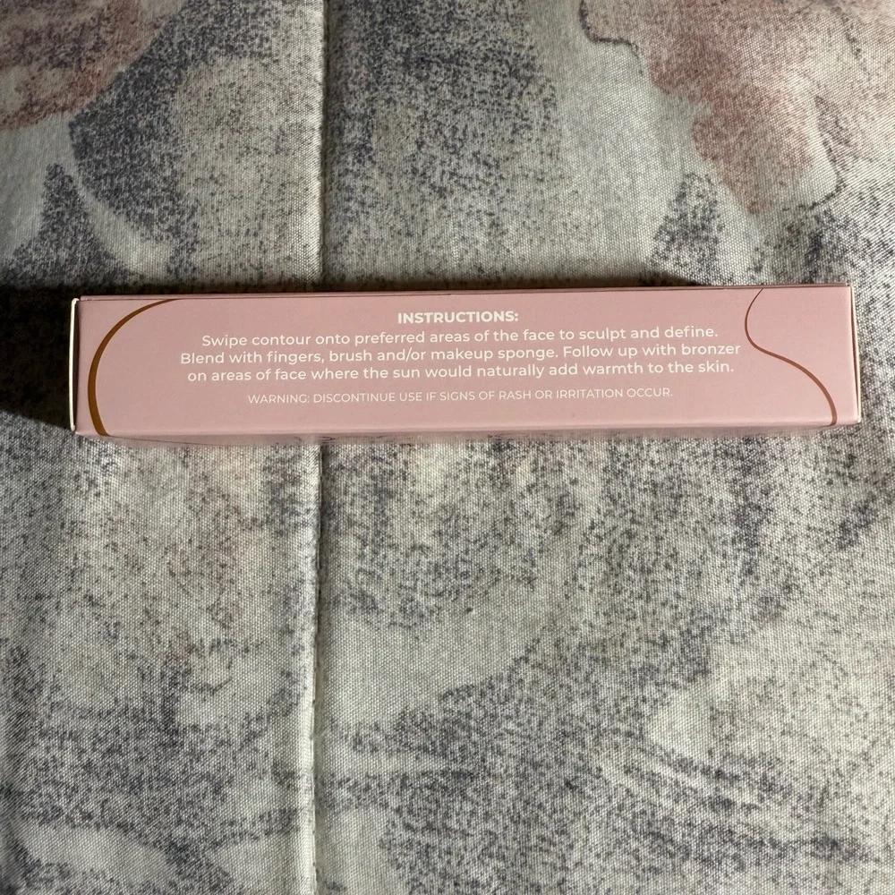 Pear Nova Bronzer and Contour Stick in “Tan”